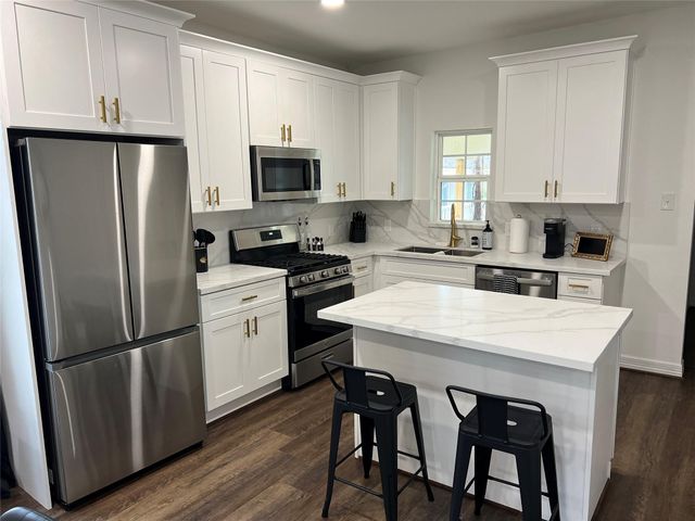 2205 Rosewood Street, Houston, TX 77004