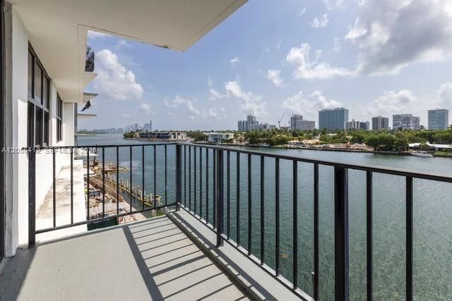 10101 E Bay Harbor Drive 504, Bay Harbor Islands, FL 33154