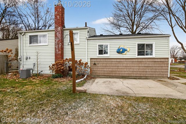 41036 Paign Drive, Sterling Heights, MI 48313