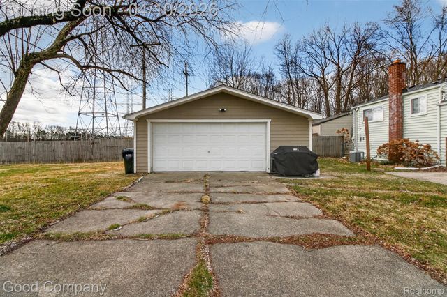 41036 Paign Drive, Sterling Heights, MI 48313