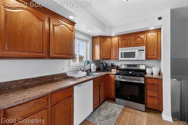 41036 Paign Drive, Sterling Heights, MI 48313