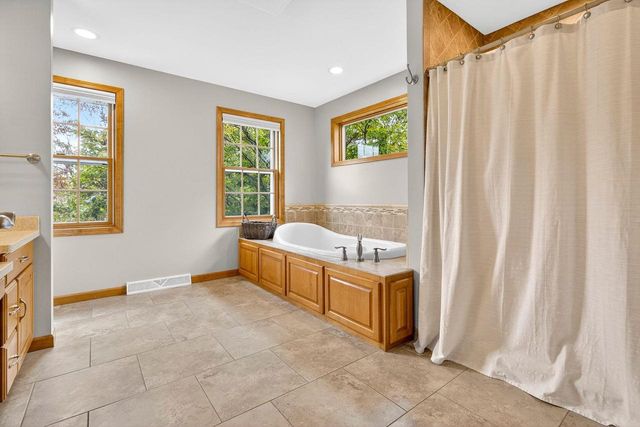 478 HAWTHORNE STREET, Neenah, WI 54956