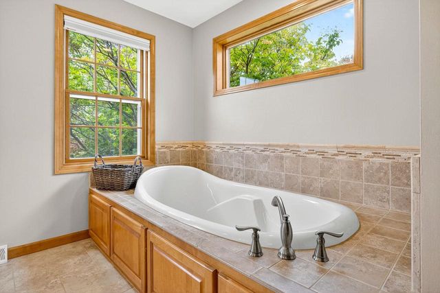 478 HAWTHORNE STREET, Neenah, WI 54956