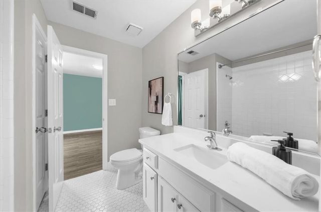 11005 Wilshire Chase Drive, Johns Creek, GA 30097