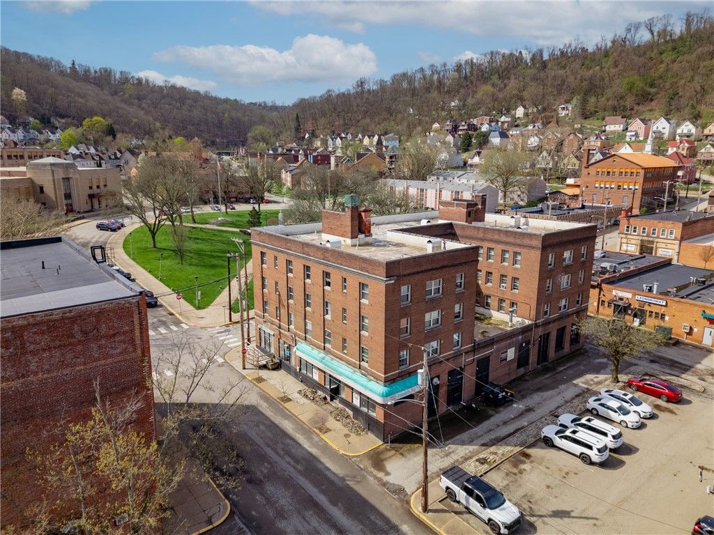 106 Herman Ave, Wilmerding, PA 15148