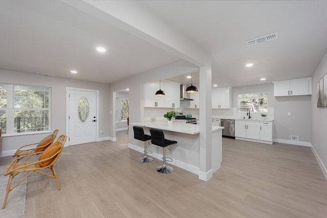 5701 Maywood Dr, Foresthill, CA 95631