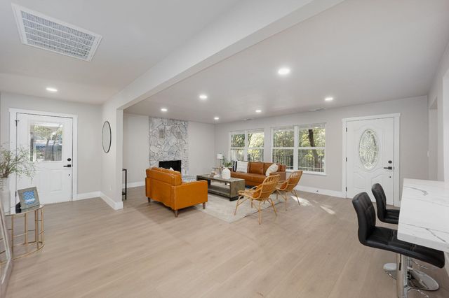 5701 Maywood Dr, Foresthill, CA 95631