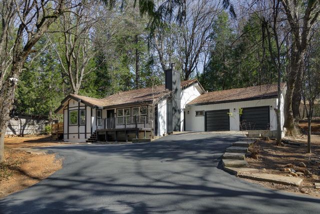 5701 Maywood Dr, Foresthill, CA 95631