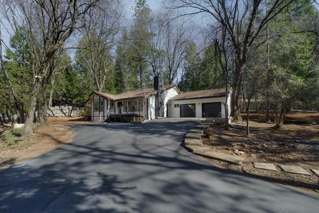 5701 Maywood Dr, Foresthill, CA 95631