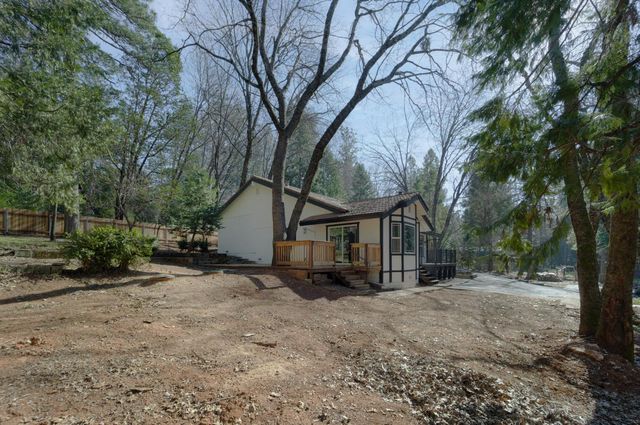 5701 Maywood Dr, Foresthill, CA 95631