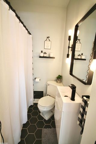 346 N Anderson Street, Lake Orion, MI 48362