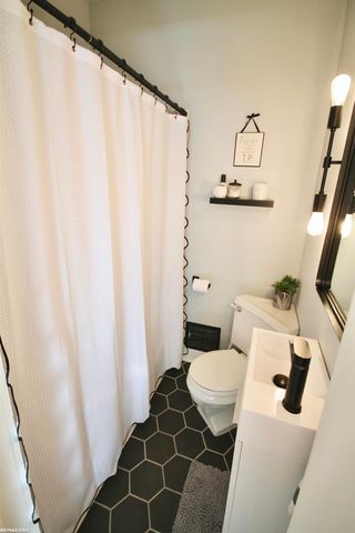 346 N Anderson Street, Lake Orion, MI 48362