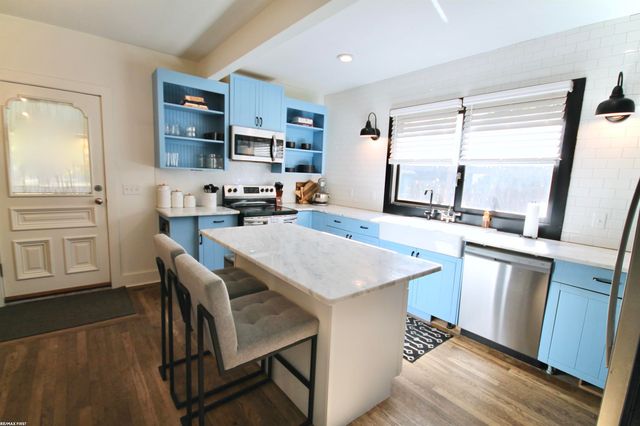 346 N Anderson Street, Lake Orion, MI 48362