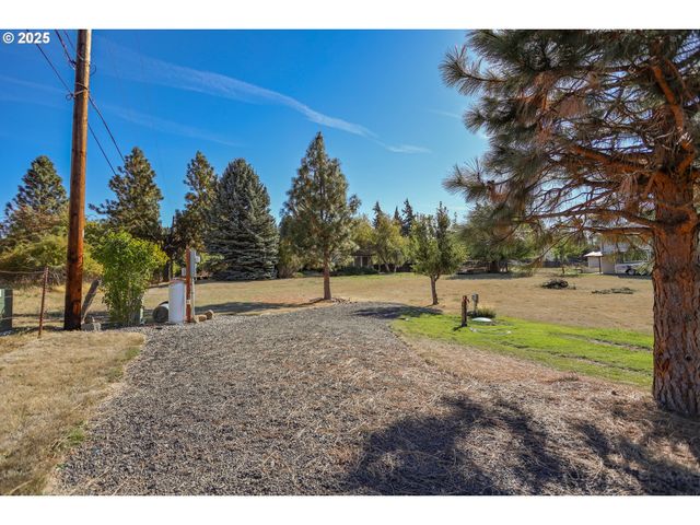 1195 Nw BAKER Dr, White Salmon, WA 98672