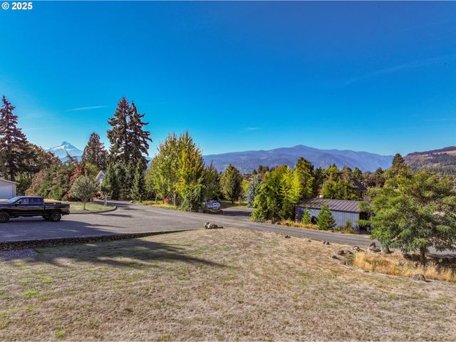 1195 Nw BAKER Dr, White Salmon, WA 98672