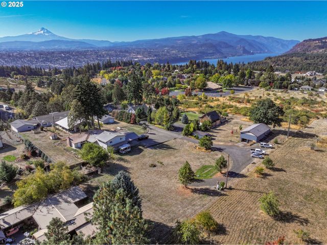 1195 Nw BAKER Dr, White Salmon, WA 98672
