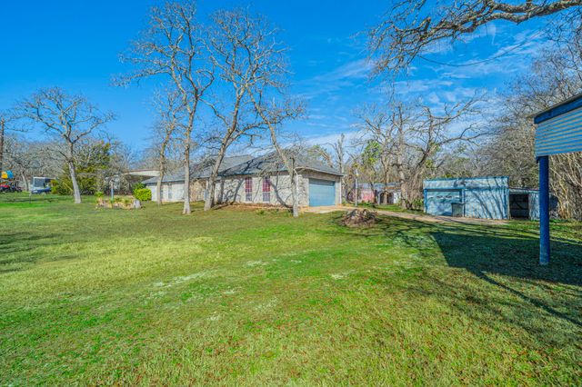 1011 Barry Lane, Cleburne, TX 76031