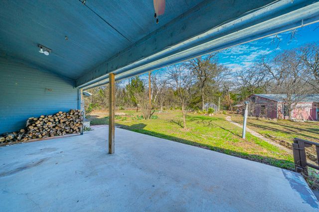 1011 Barry Lane, Cleburne, TX 76031