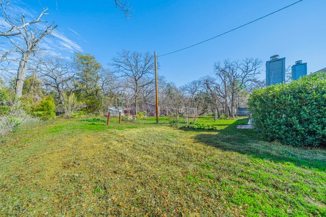 1011 Barry Lane, Cleburne, TX 76031