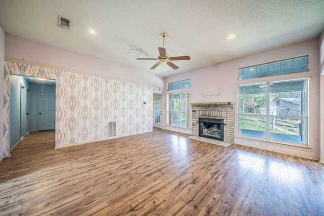 1011 Barry Lane, Cleburne, TX 76031