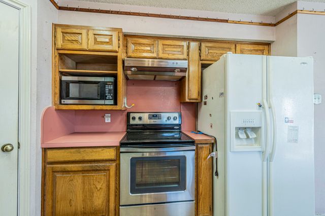 1011 Barry Lane, Cleburne, TX 76031