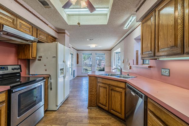 1011 Barry Lane, Cleburne, TX 76031