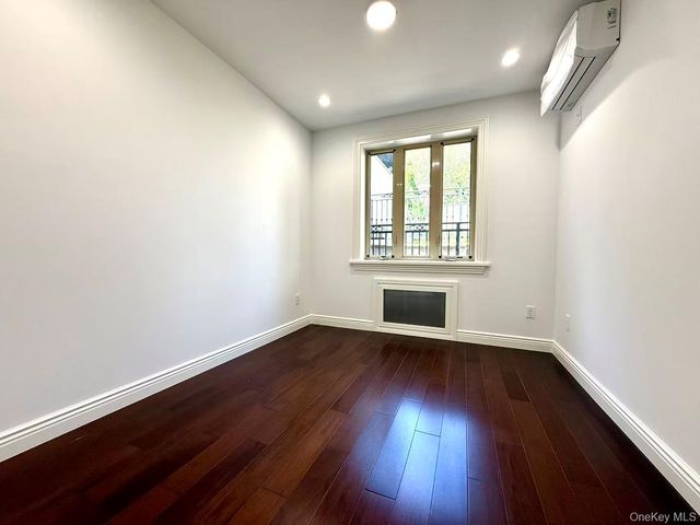 9-24 129th Street, College Point, NY 11356