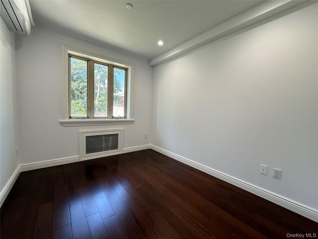 9-24 129th Street, College Point, NY 11356