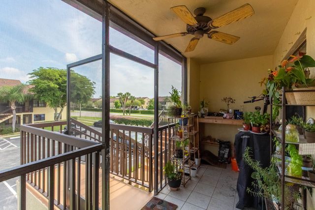 4703 Lucerne Lakes Boulevard E 204, Lake Worth, FL 33467