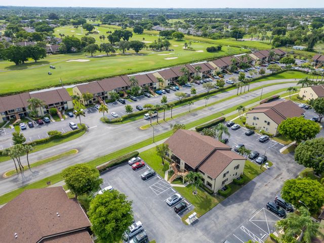 4703 Lucerne Lakes Boulevard E 204, Lake Worth, FL 33467