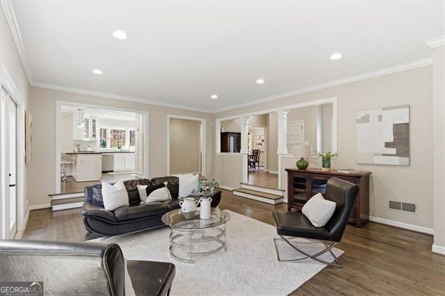 1525 HUNTINGFORD Drive, Marietta, GA 30068