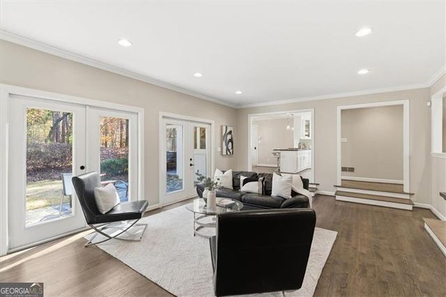 1525 HUNTINGFORD Drive, Marietta, GA 30068