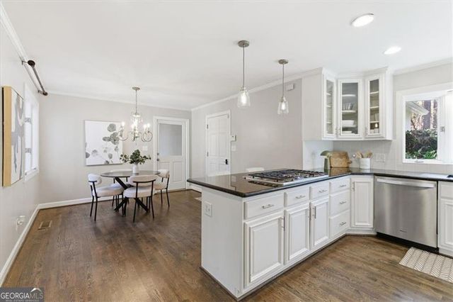 1525 HUNTINGFORD Drive, Marietta, GA 30068