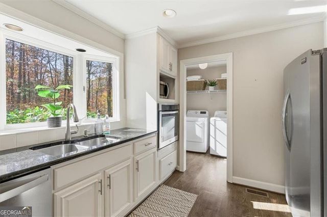 1525 HUNTINGFORD Drive, Marietta, GA 30068