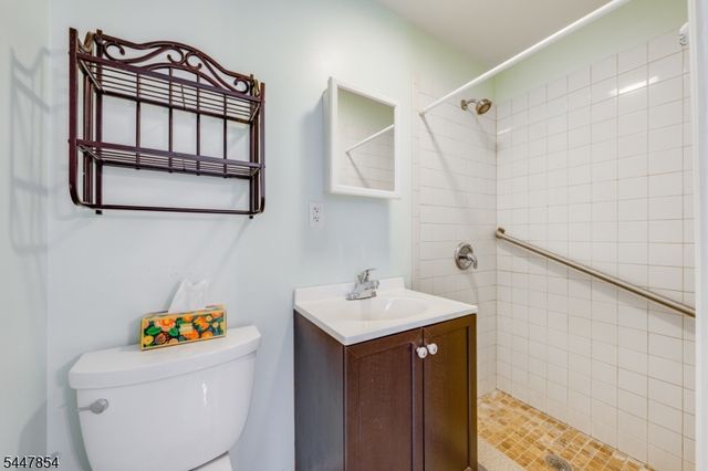 410 River Rd, Chatham Twp., NJ 07928