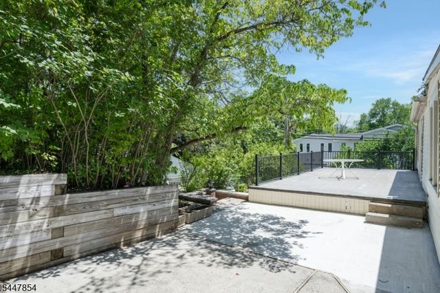 410 River Rd, Chatham Twp., NJ 07928