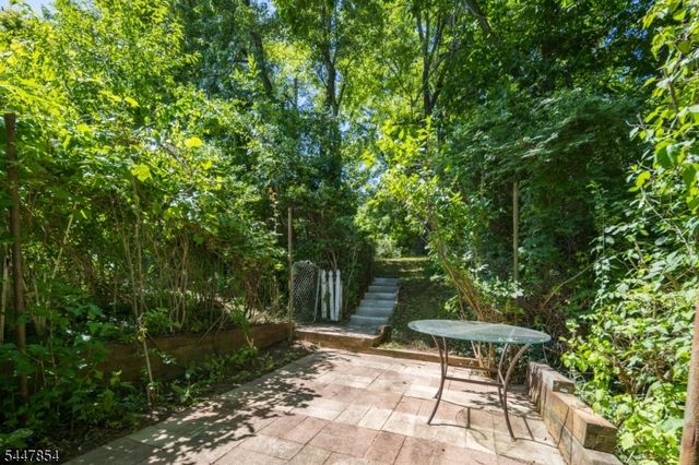 410 River Rd, Chatham Twp., NJ 07928