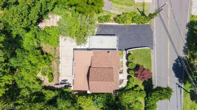 410 River Rd, Chatham Twp., NJ 07928