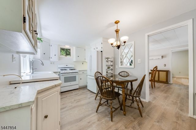 410 River Rd, Chatham Twp., NJ 07928