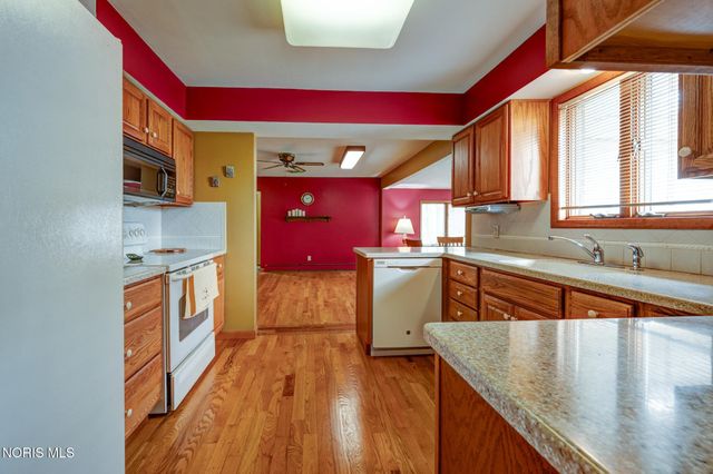 30236 Lemoyne Road, Walbridge, OH 43465