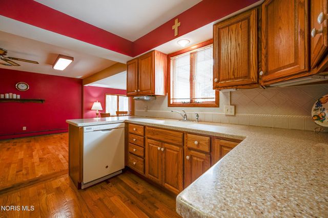 30236 Lemoyne Road, Walbridge, OH 43465