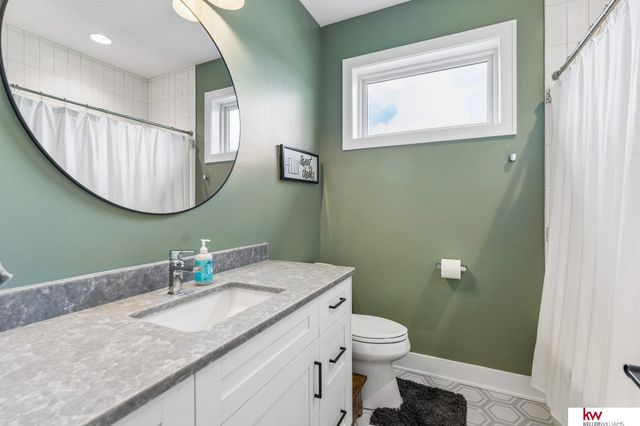 21173 C Street, Elkhorn, NE 68022