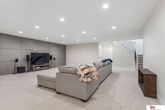 21173 C Street, Elkhorn, NE 68022
