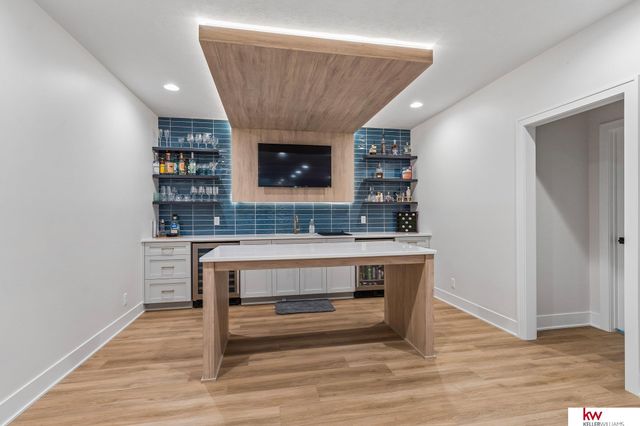 21173 C Street, Elkhorn, NE 68022
