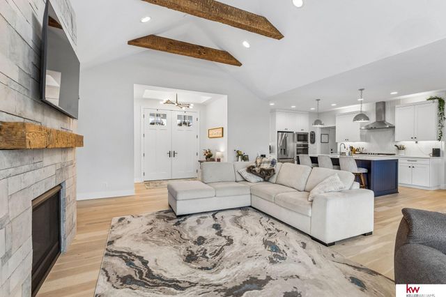 21173 C Street, Elkhorn, NE 68022
