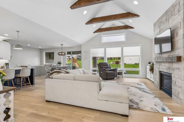 21173 C Street, Elkhorn, NE 68022