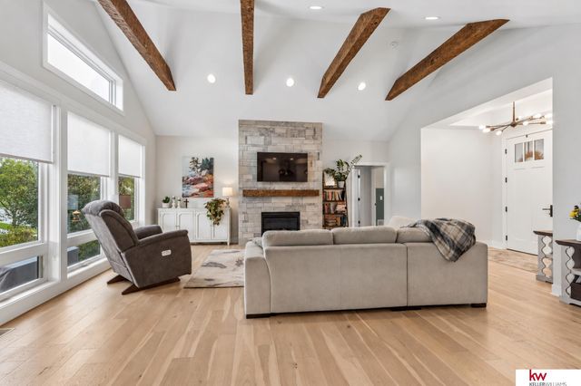 21173 C Street, Elkhorn, NE 68022