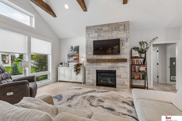 21173 C Street, Elkhorn, NE 68022