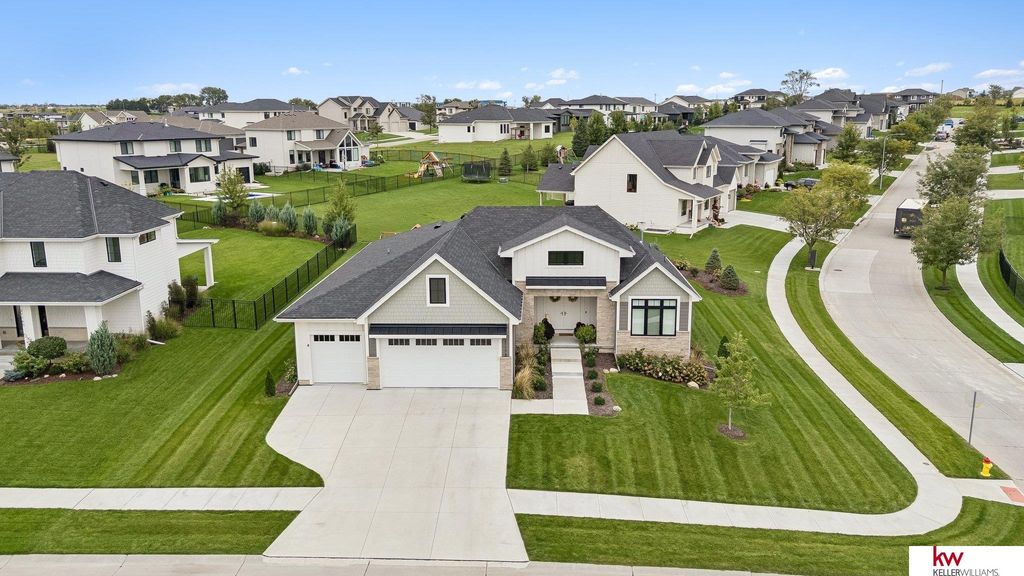 21173 C Street, Elkhorn, NE 68022