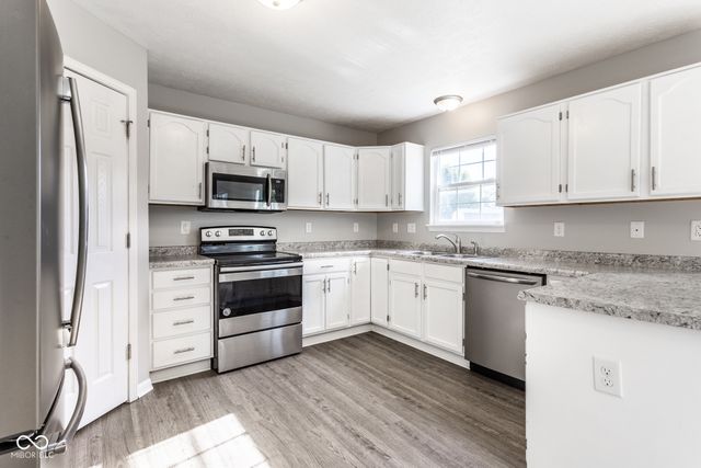 1945 Central Park Boulevard W, Greenwood, IN 46143